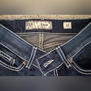 BKE Women’s Stella Capris size 25 LIKE NEW!